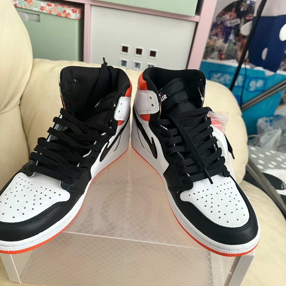 Air Jordan High - Picture 4 of 9